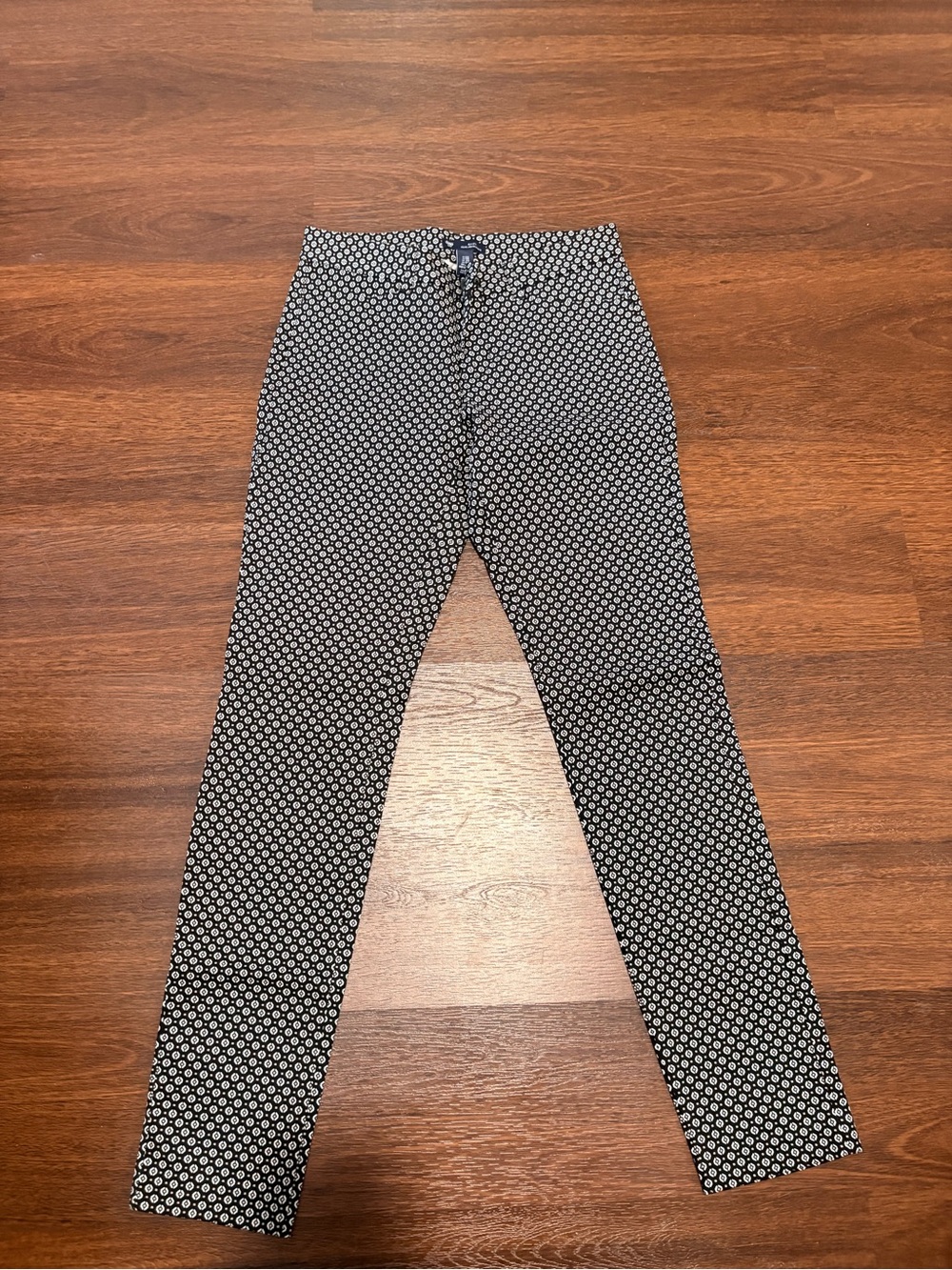 GAP Black & White Dot Print Stretch Pant